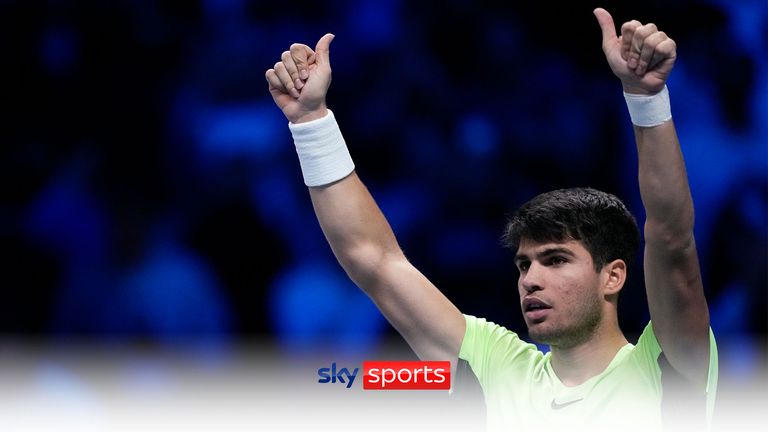 Carlos Alcaraz beat Daniil Medvedev 6-4 6-4 to set up a last four meeting with Novak Djokovic at the ATP Finals in Turin.